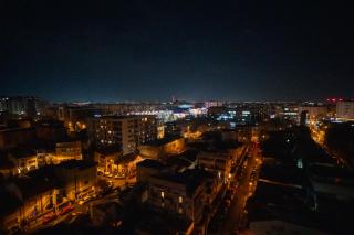 Designer's Delight: Modern 1BR near City Center - Bucharest - 9