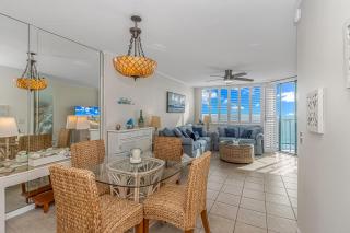 Stunning Top Floor Oceanfront 2 bedroom Suite-Recently Updated! Spinnaker 903 - Myrtle Beach - 6
