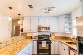Arden Family Home BBQ Big Kitchen Backyard Pet W/D - Sacramento - 6