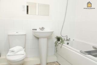 Spacious 2Bedroom 2Bathroom Flat in Warrington by Amazing Spaces Relocations Ltd. - Warrington - 1