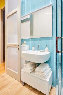 Central and Comfy Apartment free Netflix and Disney plus - Bolonia - 4