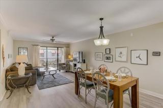 *Steps to Beach, Heated Pool, Balcony, Amenities* - Bradenton Beach - 7
