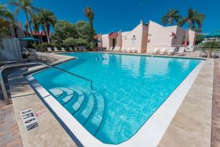Anna Maria Beach Condo-2 Bed/2 bath- Sleeps 6 - Bradenton Beach - 2