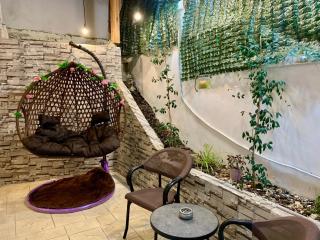 Modern family-size condo with private veranda-5min to the lake - Tirana - 5