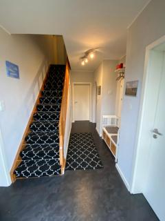 Haus Ostend Ganzes Ferienhaus mit Garten ideal für zwei Erwachsene und zwei Kinder - Espelkamp - 3