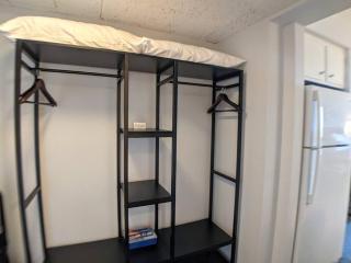 Cute Cedar Lodge Studio with Balcony & Lake Views! - Laconia - 7