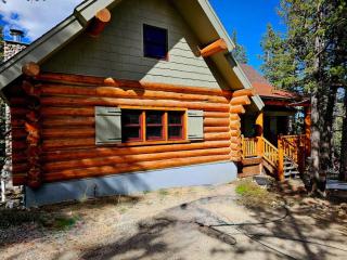 Moose Mtn Lodge/Luxury Cabin/Hot Tub/Fireplace - 2