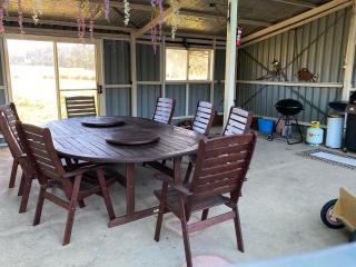 Relaxing at acreage farmhouse - 9