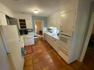 Whole House in Athens, Private, Fenced, Convenient, Close to Downtown - Athens - 4