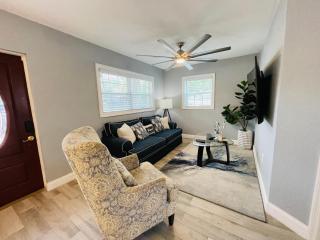 Sarasota Paradise Heated Pool Home Near IMG & Siesta Key Beach - Sarasota - 4