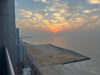 Ft 30f R2 SeaView Room at Beach with separate bath - 6