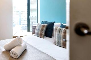 Modern City Centre Apartment 2 x Double En-Suite - 5