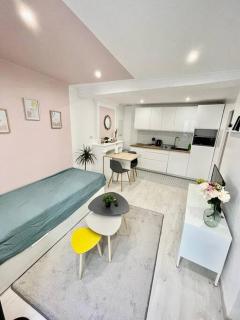 Joli studio Cozy tout équipé Hyper Centre Saintes - 0