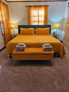 Mins to Graceland Secluded Rambling Ranch Style Home - Memphis - 2