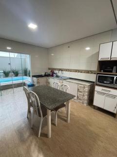 TRIPLEX COM SALÃO DE FESTAS À 1.3 KM DA PRAIA - Piçarras - 1