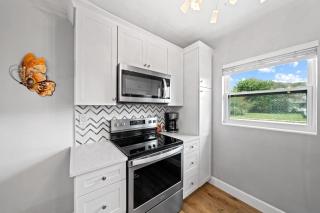 Midtown Cottage - In the heart of Cocoa Beach - 7