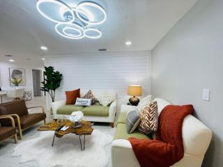 Sarasota Paradise home near Siesta Key Beach - 7