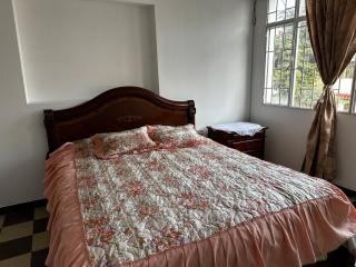 Apto cerca a Clínica del Olaya, candelaria y centro ciudad - 9