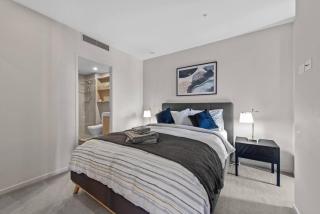 Top Floor! 2Bed/2Bath/1Car/Pool ~ VIEWS ~ CBD - Brisbane - 1