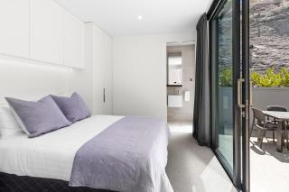 Belle Vue Villa - Stunning Views and Hot Tub - Queenstown - 3