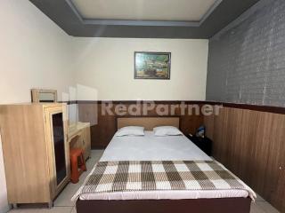 Hotel Dewi near GOR Merdeka Jombang Mitra RedDoorz - Jombang - 8