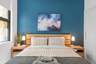 Tasteful Teneriffe! ~ 1Bed, 1Bath, 1Car, Balconies - Brisbane - 2