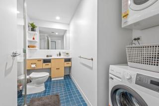 Tasteful Teneriffe! ~ 1Bed, 1Bath, 1Car, Balconies - Brisbane - 4