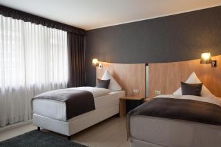 Hotel Asahi - Düsseldorf - 9