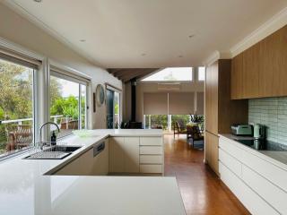 Dolphin Beach House - Smiths Beach - 7