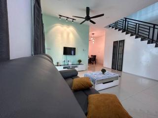 Ipoh Family Cozy Homestay 4R4B 12-13pax SY23 - Ipoh - 0