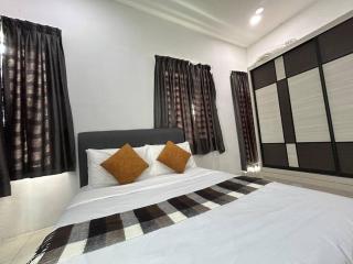 Ipoh Family Cozy Homestay 4R4B 12-13pax SY23 - Ipoh - 4