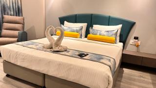 Hotel The Excellency - Surat - 7