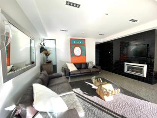 In Town Queenstown - 2