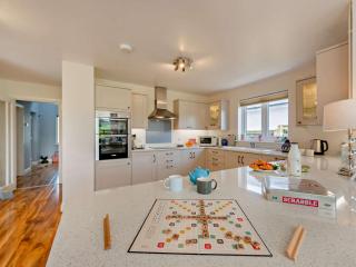 3 Bed in Tenby 92066 - Saint Florence - 1