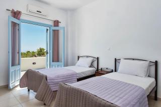 Ann-Margo House - Fira - 1
