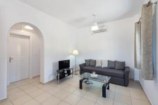 Ann-Margo House - Fira - 4