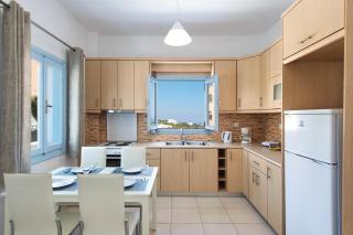 Ann-Margo House - Fira - 6