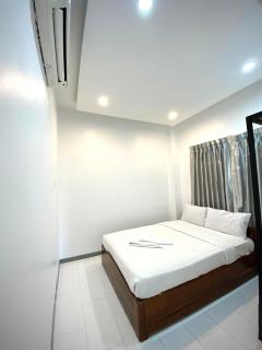 White Residence Hotel & Apartment - Phnom Penh - 2
