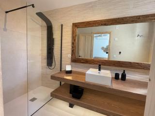 Off-grid Luxury Villa with Tikibar by the pool. - Calpe - 9