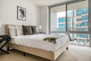 Tysons Corner 2br w pool nr restaurants bars WDC-814 - - 2