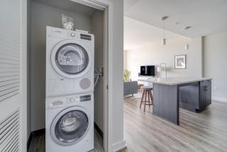 Fairfax 1br w elevator pool nr bus stops WDC-773 - 1