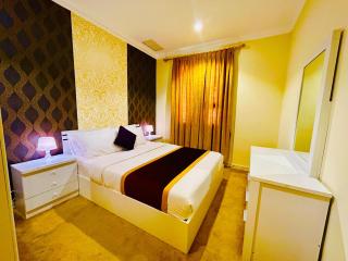 Golden Dahlia Fintas - 1