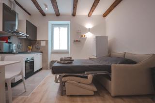 [Free Netflix & Wi-Fi] Modern Suite Roiano - 2