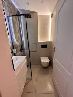 Chic Urban Retreat - Sofia - 6