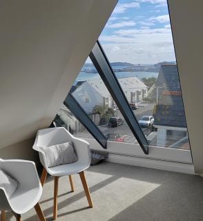 Modern open plan house, sea views and hot tub - 3