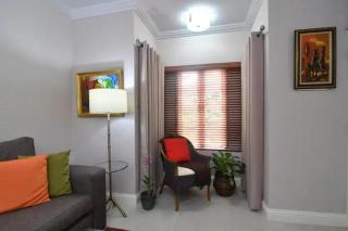 Secluded Ravinia Gem in Kingston 6 - 3