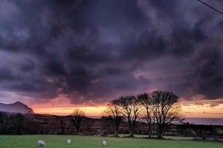 Y BEUDY Cosy 2 bed. Stunning scenery, nr Snowdonia - 2