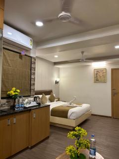 Hotel The Excellency - Surat - 6