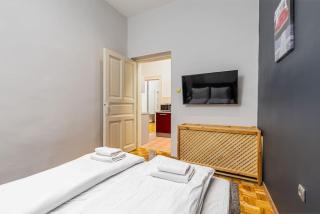 Bold Base Apartment - Budapest - 4