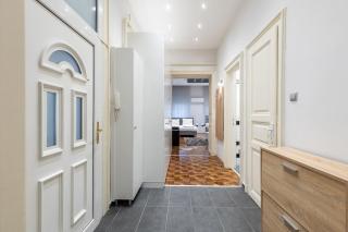 Bold Base Apartment - Budapest - 3